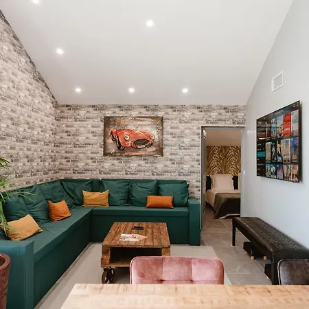 De 3 Chambres Avec Piscine Interieure Jacuzzi Et Wifi A * Lespignan